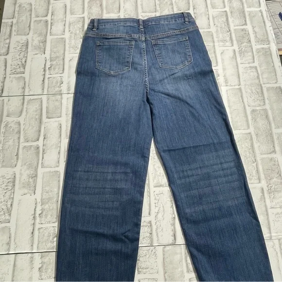 There Abouts Women’s Jeans high rise mini mom jeans. Size 14R. New with tags. - Picture 5 of 14